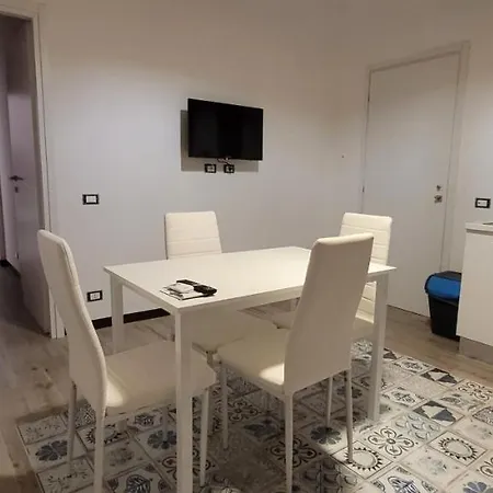 Housestation דירה