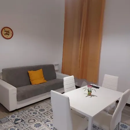 Housestation דירה