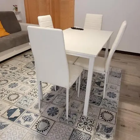 Housestation * פלרמו